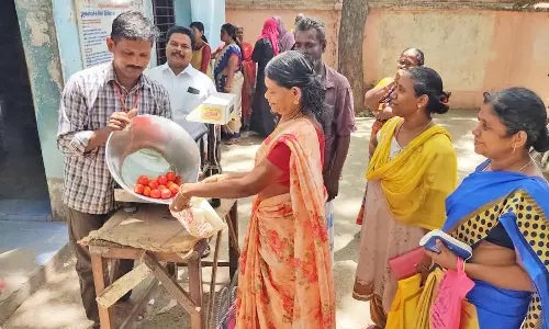 நெல்லை மாவட்டத்தில் 15 ரேஷன் கடைகளில் கிலோ ரூ.60-க்கு தக்காளி விற்பனை