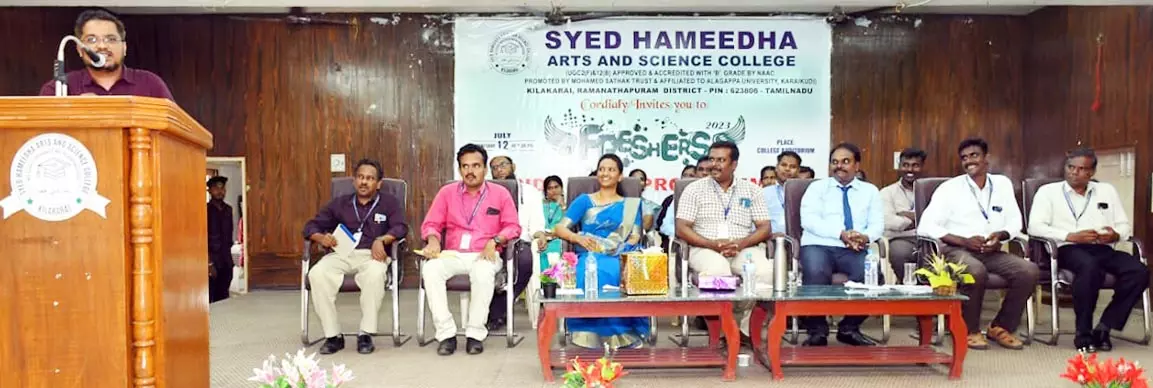 முதலாம் ஆண்டு மாணவ-மாணவிகளுக்கு அறிமுகப் பயிற்சி முதலாம் ஆண்டு மாணவ-மாணவிகளுக்கு அறிமுகப் பயிற்சி