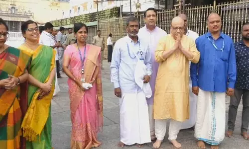 திருப்பதி ஏழுமலையான் சன்னதியில் சந்திராயன்-3 மாதிரியை வைத்து இஸ்ரோ விஞ்ஞானிகள் வழிபாடு