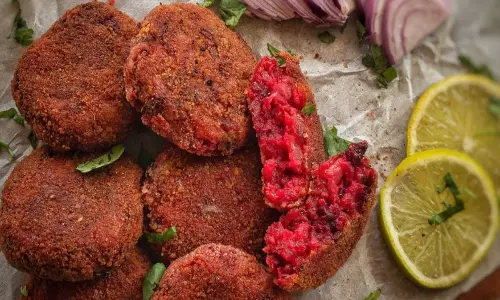 சத்தான சுவையான பீட்ரூட் சென்னா டிக்கி