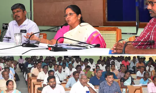 பெண்களுக்கு ரூ.1000 வழங்கும் திட்டம் குறித்து நியாய விலைக்கடை விற்பனையாளர்களுக்கான ஆய்வு கூட்டம்