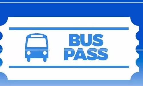 பஸ் பாஸ் வழங்க  பள்ளி, கல்லூரிகளுக்கு சென்று  விண்ணப்பம் பெறும் போக்குவரத்து துறை