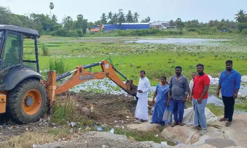 கொட்டாரம் மூத்தார்குளம் சீரமைக்கும் பணி