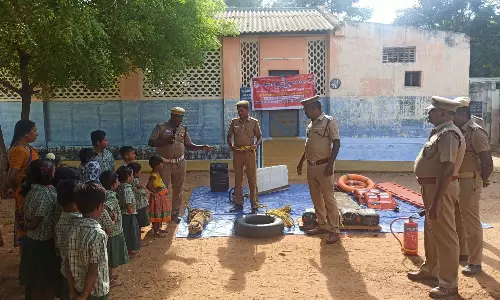 கரைப்பாளையம் அரசு பள்ளியில் தீ பாதுகாப்பு குறித்த விழிப்புணர்வு நிகழ்ச்சி