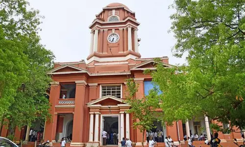 லஞ்சம் வாங்கிய கருவூல ஊழியருக்கு 3 ஆண்டு ஜெயில்