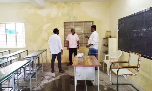 பழுதடைந்த பள்ளி கட்டிடத்தை சீரமைக்க பொதுமக்கள் கோரிக்கை