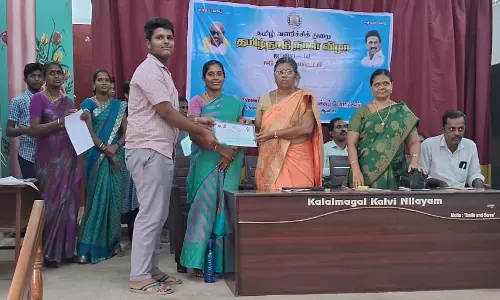 பேச்சு, கட்டுரை போட்டிகளில் வெற்றி பெற்ற மாணவ-மாணவிகளுக்கு பரிசு