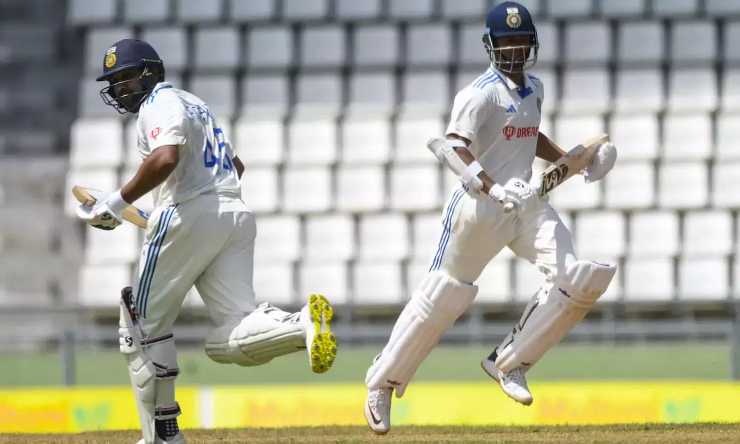 அறிமுக டெஸ்டில் ஜெய்ஸ்வால் சதமடித்து அசத்தல் - வலுவான நிலையில் இந்தியா