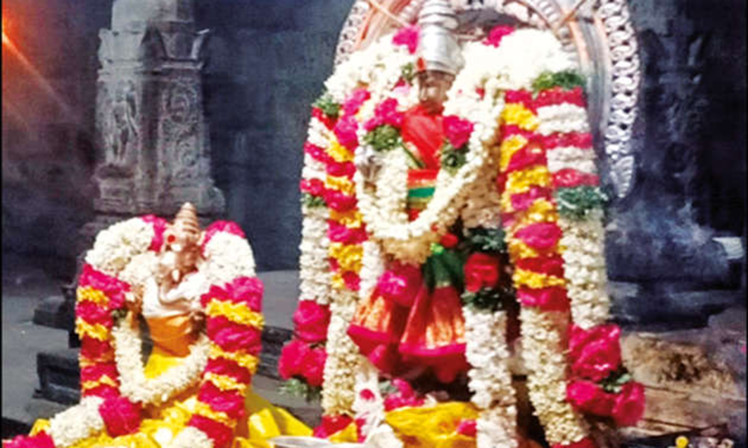 திருவாடானை சினேகவல்லி அம்மன் கோவில் ஆடிப்பூர திருவிழா கொடியேற்றம்