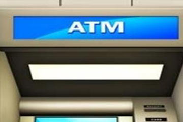 ஏ.டி.எம். மையத்தில் முதியவருக்கு பணம் எடுத்து கொடுப்பது போல் நடித்து ரூ.50 ஆயிரம் அபேஸ்- வாலிபர் கைது