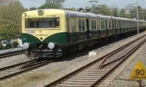 தாம்பரம்-கடற்கரை இடையே மின்சார ரெயில் சேவை குறைப்பு: இயக்கப்படும் நேரம் முழுமையாக மாற்றம்