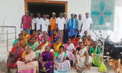 நிலக்கோட்டையில் ஊராட்சி ஒன்றிய அலுவலகத்தை முற்றுகையிட்டு போராட்டம்