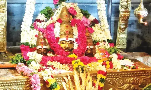 ராமதேவம் கருப்பண்ணசாமி கோவிலில் 3 ஆயிரம் ஆடுகள், 2,500 கோழிகள் பலியிட்டு வழிபாடு