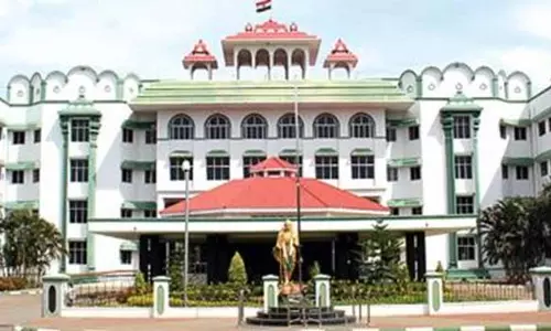 பா.ஜ.க. நிர்வாகி எஸ்.ஜி.சூர்யா சென்னையில் தங்கி போலீசில் கையெழுத்திட வேண்டும்- மதுரை ஐகோர்ட்டு உத்தரவு