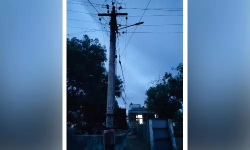 புதியம்புத்தூர் அருகே 20 நாட்களாக தெருவிளக்குகள் எரியாததால் பொதுமக்கள் அவதி