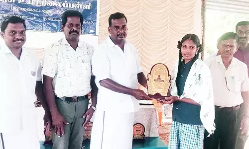 அரசு பள்ளியில் முப்பெரும் விழா