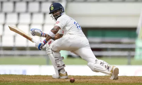 டொமினிகா டெஸ்ட் - இந்தியா முதல் இன்னிங்சில் 421/5 டிக்ளேர்