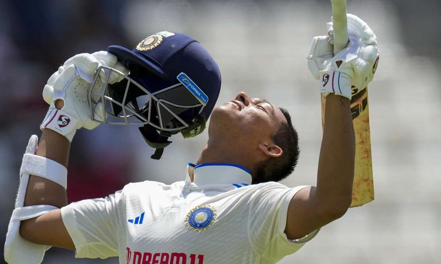 அறிமுக டெஸ்டில் 171 ரன்- ஜெய்ஷ்வால் புதிய சாதனை