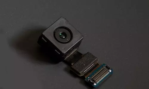 ஓட்டல் அறையில் ரகசிய கேமரா- காதல் ஜோடி அலறியடித்து ஓட்டம்