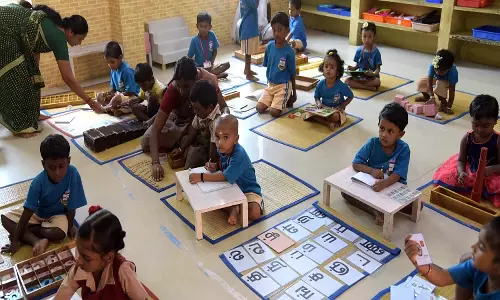 குழந்தைகளுக்கு கல்வி கற்பிக்கும் விதம் மாறிவிட்டது...