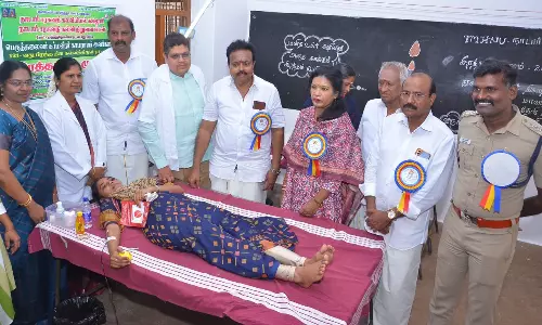 தேனியில் காமராஜர் பிறந்த நாள் விழாவையொட்டி ஊர்வலம்- ரத்ததான முகாம்