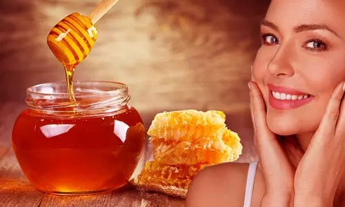 சரும அழகிற்கு தேனை எப்படி பயன்படுத்தலாம்...