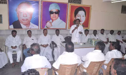 ஐகோர்ட்டு தீர்ப்பால் ஜனநாயகம் காப்பாற்றப்பட்டுள்ளது-அன்பழகன் பேச்சு