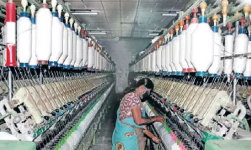 தமிழகம் முழுவதும் நூற்பாலைகள் ஸ்டிரைக்- 10 லட்சம் தொழிலாளர்கள் வேலையிழப்பு