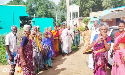 100 நாள் வேலை திட்ட ெதாழிலாளர்கள் வேலைக்கு செல்லாமல் புறக்கணிப்பு