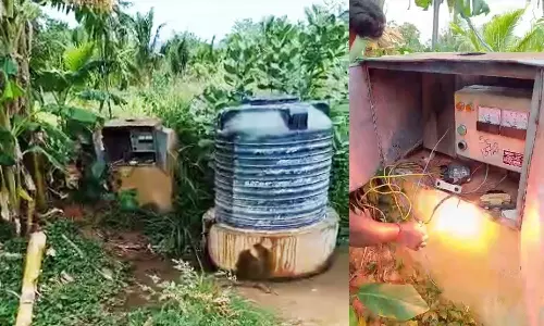 ஆபத்தான நிலையில் உள்ள மின் மீட்டரை மாற்ற வேண்டும்