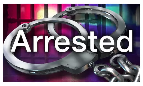 ரேஷன் அரிசி கடத்திய 2 பேர் கைது