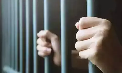 மாணவியுடன் உல்லாசம் அனுபவித்து காதல் மன்னனாக வலம் வந்த வாலிபர்