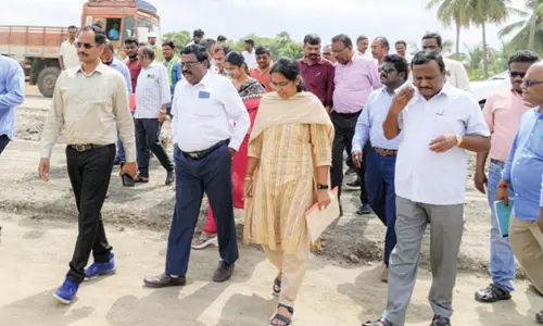4 வழிச்சாலை விரிவாக்க பணிகளை மாநில நெடுஞ்சாலைத் துறை அதிகாரி ஆய்வு