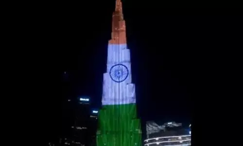 பிரதமர் மோடிக்கு பிரம்மாண்ட வரவேற்பு- புர்ஜ் கலிஃபா கோபுரத்தில் ஒளிரும் மூவர்ணக் கொடி