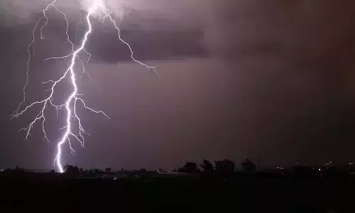 பீகாரில் கடந்த 24 மணி நேரத்தில் மின்னல் தாக்கி 17 பேர் பலி