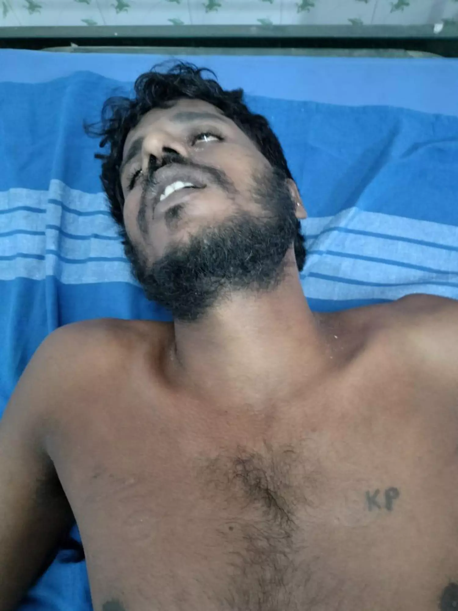 மின்சாரம் பாய்ந்து வாலிபர் பலி மின்சாரம் பாய்ந்து வாலிபர் பலி