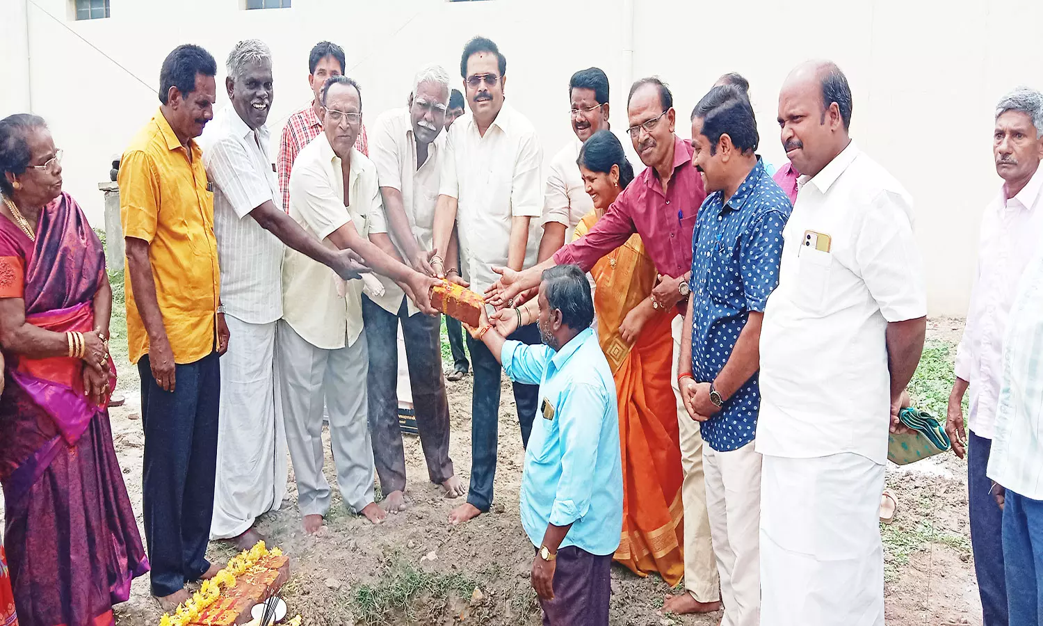 ரூ.85.59 லட்சத்தில் வணிக வளாகம்