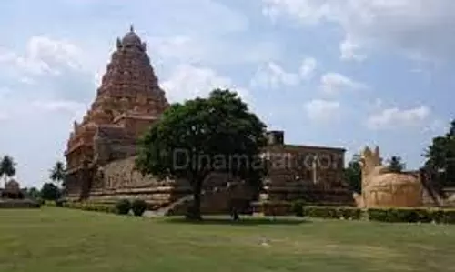 கங்கைகொண்ட சோழபுரம் பிரகதீஸ்வரர் கோவிலில் உழவாரப்பணி