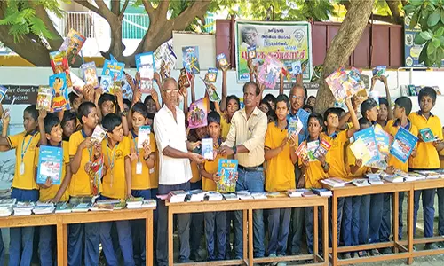 சிவகிரியில் புத்தக கண்காட்சி