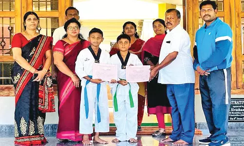 காமரின் சர்வதேச பள்ளி மாணவர்களுக்கு பாராட்டு