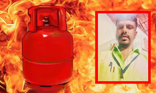 கியாஸ்  சிலிண்டரை பற்ற வைத்து பனியன் தொழிலாளி  தற்கொலை