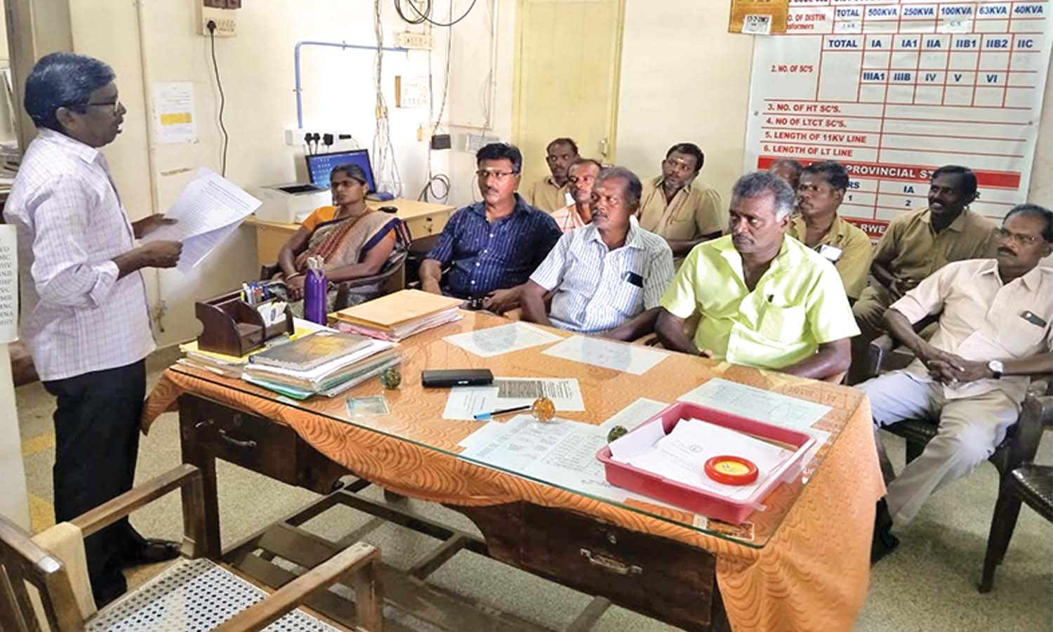 பெருமாள்புரத்தில் ஊழியர்களுக்கு மின் பாதுகாப்பு வகுப்பு Electrical