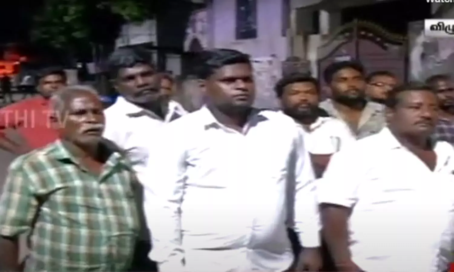 விழுப்புரம்-புதுச்சேரி சாலையில் அமலாக்கத்துறையை கண்டித்து திமுகவினர் ஆர்ப்பாட்டம் விழுப்புரம்-புதுச்சேரி சாலையில் அமலாக்கத்துறையை கண்டித்து திமுகவினர் ஆர்ப்பாட்டம்