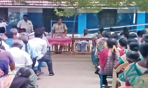 பரமத்திவேலூரில் பொதுமக்களுக்கு விழிப்புணர்வு கூட்டம்