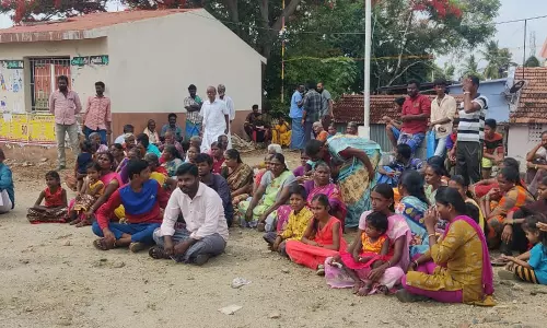 கல்குவாரி பணியாளர்கள் கால வரையற்ற உண்ணாவிரத போராட்டம்