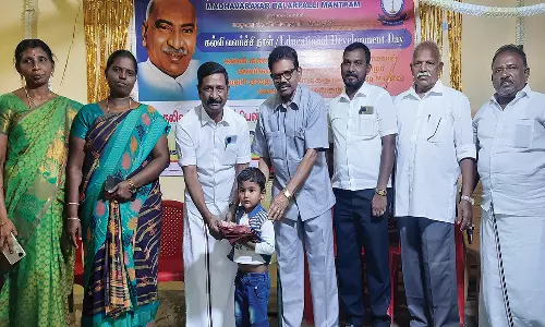 மாதவபுரம் மாதவராயர் பாலர் பள்ளி 60 குழந்தைகளுக்கு இலவச சீருடைகள்