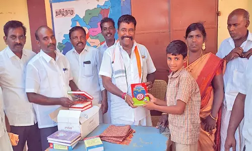 பாவூர்சத்திரம் அருகே அரசு பள்ளி மாணவர்களுக்கு கல்வி உபகரணங்கள்