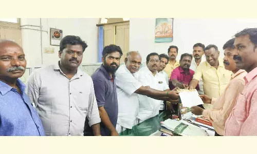 மரக்கிளைகளை அப்புறப்படுத்த தி.மு.க. கோரிக்கை