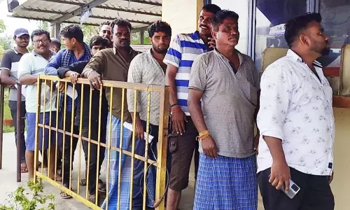 சோதனை சாவடியில் நேரடியாக பணம் செலுத்தி பர்மிட் பெறும் முறையை மீண்டும் நடைமுறைப்படுத்த வேண்டும்