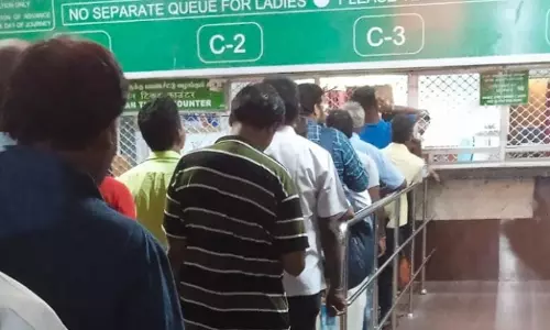 ஒரே கவுண்டரில் மட்டும் டிக்கெட் வினியோகம்